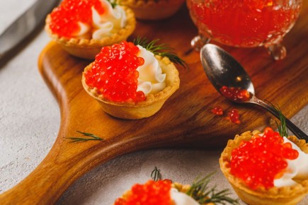 Топ-советы по выбору красной икры на Новый год: как не ошибиться с покупкой
