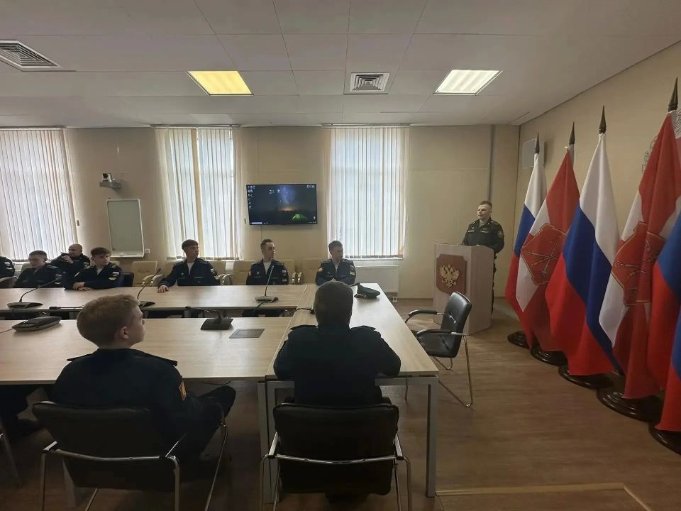 Военные следователи СК России провели профориентационный урок для кадет Военные следователи СК России провели профориентационный урок для кадет