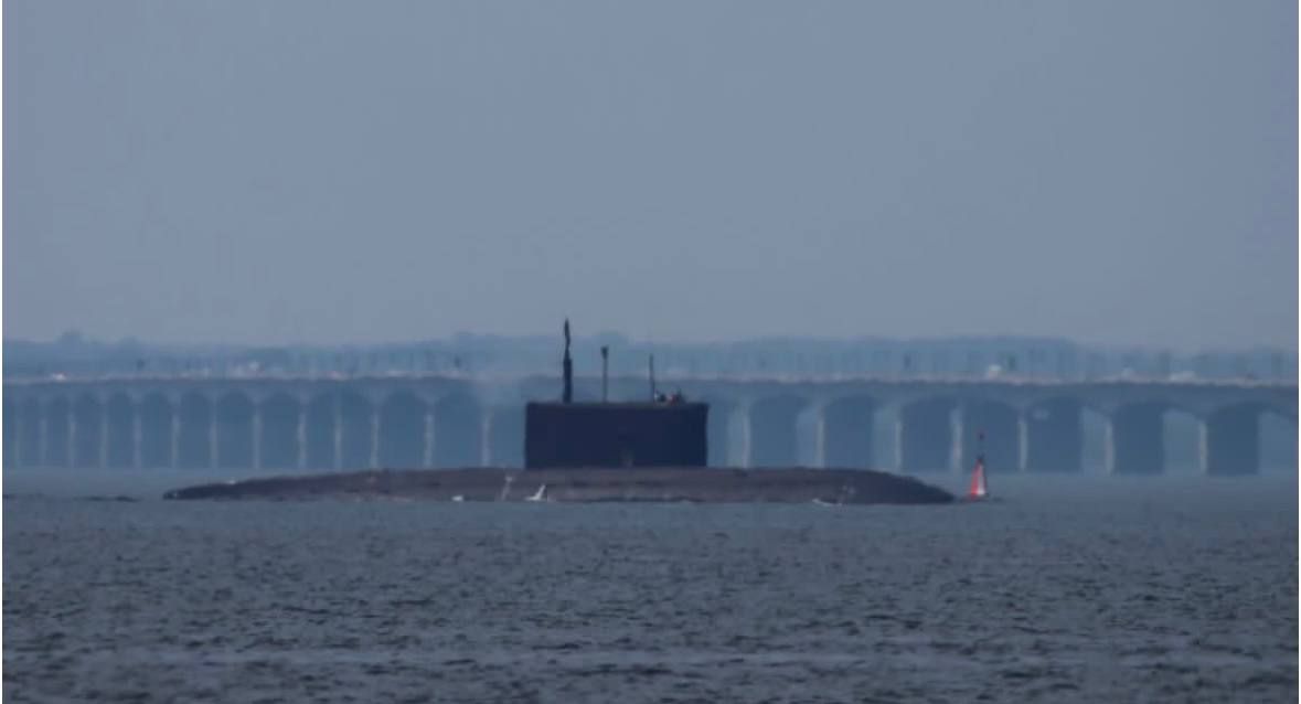 БДК «Кондопога», подводные лодки проекта 677К и 06363 вчера вышли из Балтийского моря БДК «Кондопога», подводные лодки проекта 677К и 06363 вчера вышли из Балтийского моря
