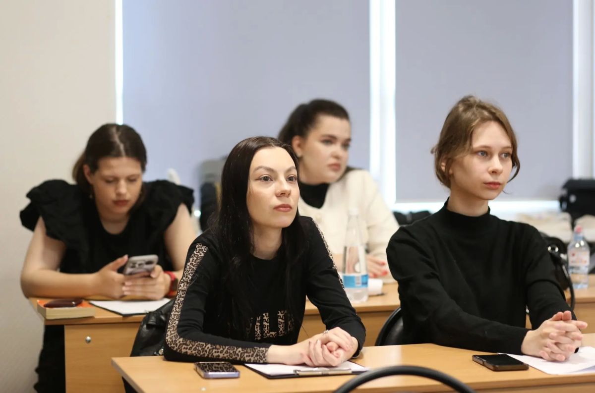Студенты-юристы РАНХиГС защитили образовательный квиз для старшеклассников Карелии Студенты-юристы РАНХиГС защитили образовательный квиз для старшеклассников Карелии