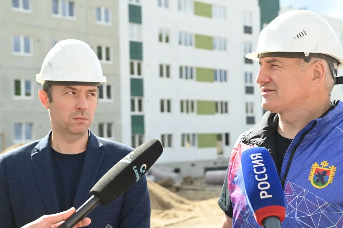 Артур Парфенчиков: В ноябре будем вручать ключи жителям нового дома в Суоярви Артур Парфенчиков: В ноябре будем вручать ключи жителям нового дома в Суоярви