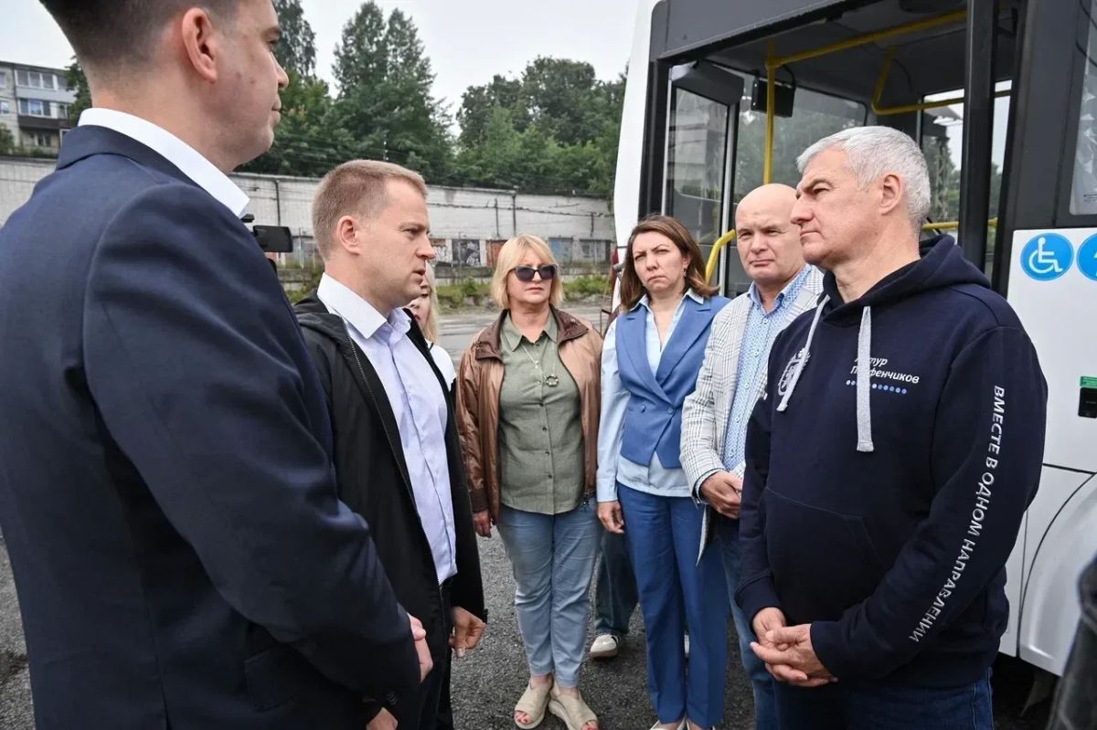 Артур Парфенчиков: Сегодня Петрозаводск встретил партию 11 новых автобусов прямо с Павловского завода Артур Парфенчиков: Сегодня Петрозаводск встретил партию 11 новых автобусов прямо с Павловского завода