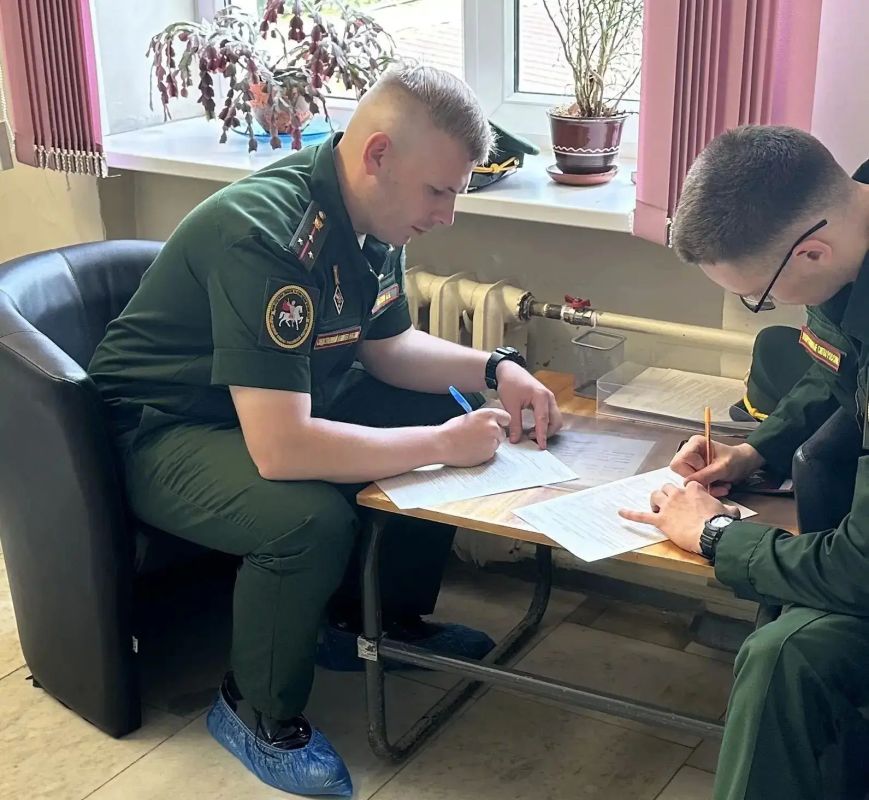 В г. Петрозаводске следователи военных следственных органов СК России стали донорами крови В г. Петрозаводске следователи военных следственных органов СК России стали донорами крови