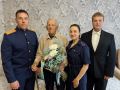 Сотрудники Олонецкого межрайонного следственного отдела поздравили с 98-летием участника боевых действий Михаила Петровича Евсеева