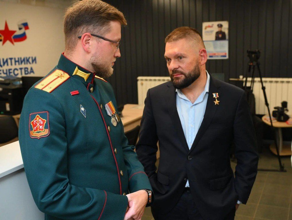 Артур Парфенчиков и Герой России Евгений Поддубный встретились с ветеранами СВО и членами их семей Артур Парфенчиков и Герой России Евгений Поддубный встретились с ветеранами СВО и членами их семей