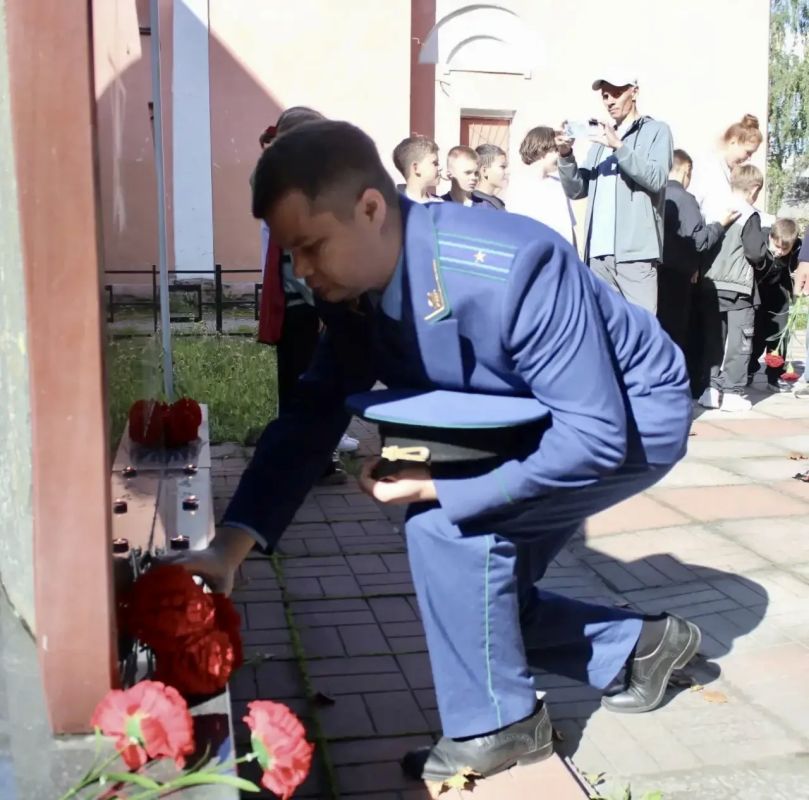 Прокуроры приняли участие в мероприятиях, посвященных Дню солидарности в борьбе с терроризмом Прокуроры приняли участие в мероприятиях, посвященных Дню солидарности в борьбе с терроризмом
