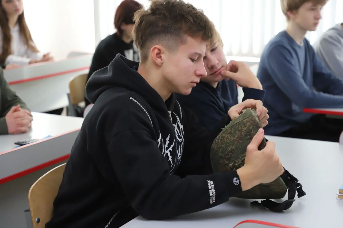В шуйской школе прошёл «Урок мужества» В шуйской школе прошёл «Урок мужества»
