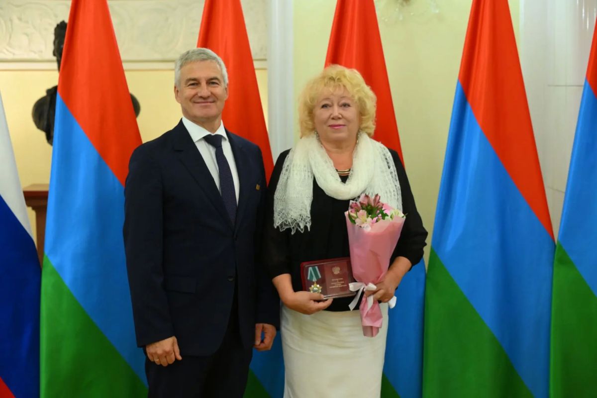 Государственные награды вручили жителям Карелии в Петрозаводске Государственные награды вручили жителям Карелии в Петрозаводске