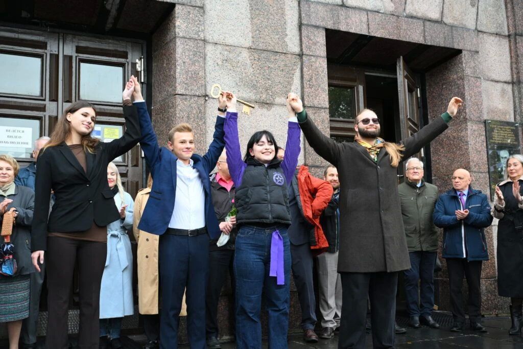 Цифра дня: более 2 тысяч первокурсников посвятили в студенты ПетрГУ Цифра дня: более 2 тысяч первокурсников посвятили в студенты ПетрГУ