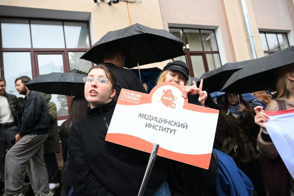 Цифра дня: более 2 тысяч первокурсников посвятили в студенты ПетрГУ Цифра дня: более 2 тысяч первокурсников посвятили в студенты ПетрГУ
