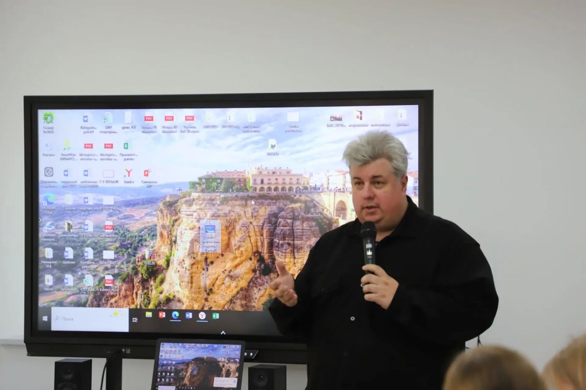 «Это инвестиция в кадры для республики»: Ольга Шмаеник - о значимости получения первой профессии параллельно с учёбой в школе «Это инвестиция в кадры для республики»: Ольга Шмаеник - о значимости получения первой профессии параллельно с учёбой в школе