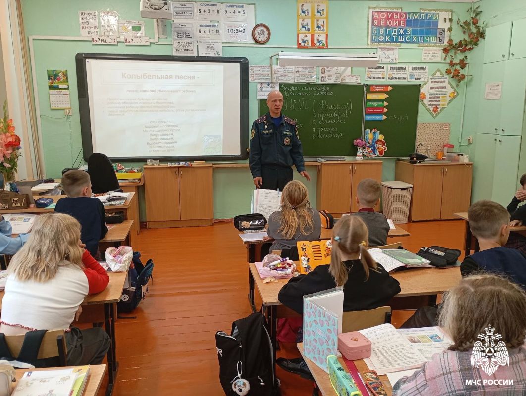 Учащимся и педагогам образовательных учреждений напомнили правила безопасности Учащимся и педагогам образовательных учреждений напомнили правила безопасности