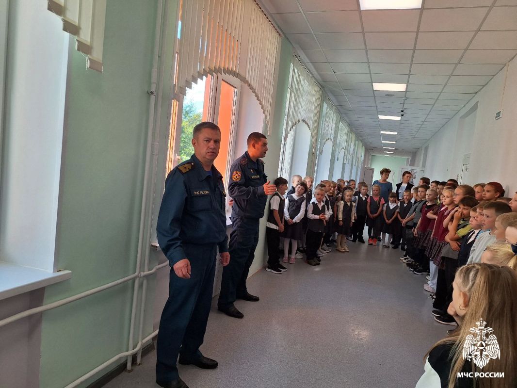 Учащимся и педагогам образовательных учреждений напомнили правила безопасности Учащимся и педагогам образовательных учреждений напомнили правила безопасности