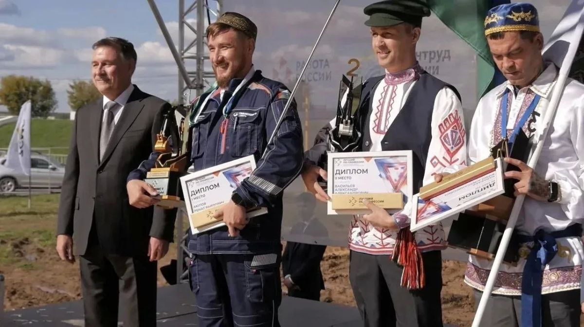 Машинист экскаватора из Карелии покорил Россию! Машинист экскаватора из Карелии покорил Россию!