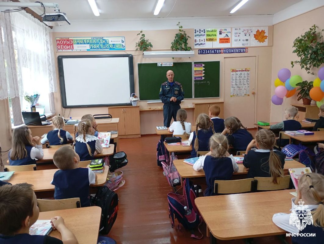 Учащимся и педагогам образовательных учреждений напомнили правила безопасности Учащимся и педагогам образовательных учреждений напомнили правила безопасности