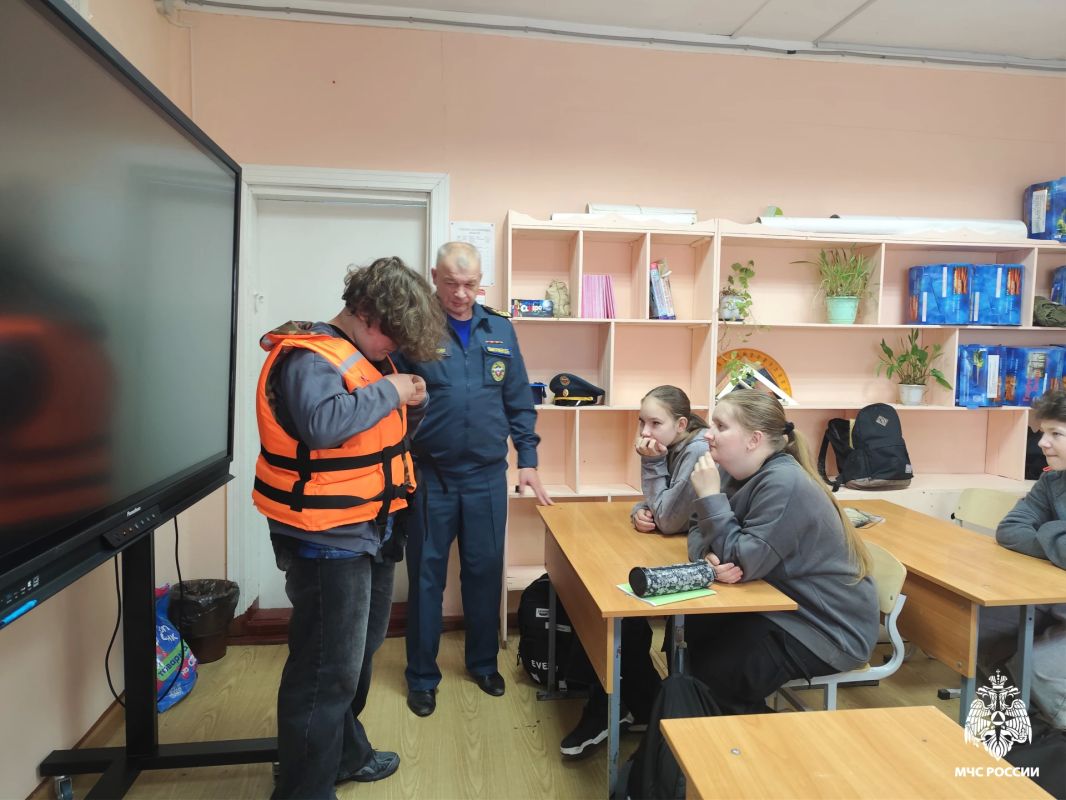 Игровое занятие на тему безопасности провели Муезерским школьникам Игровое занятие на тему безопасности провели Муезерским школьникам