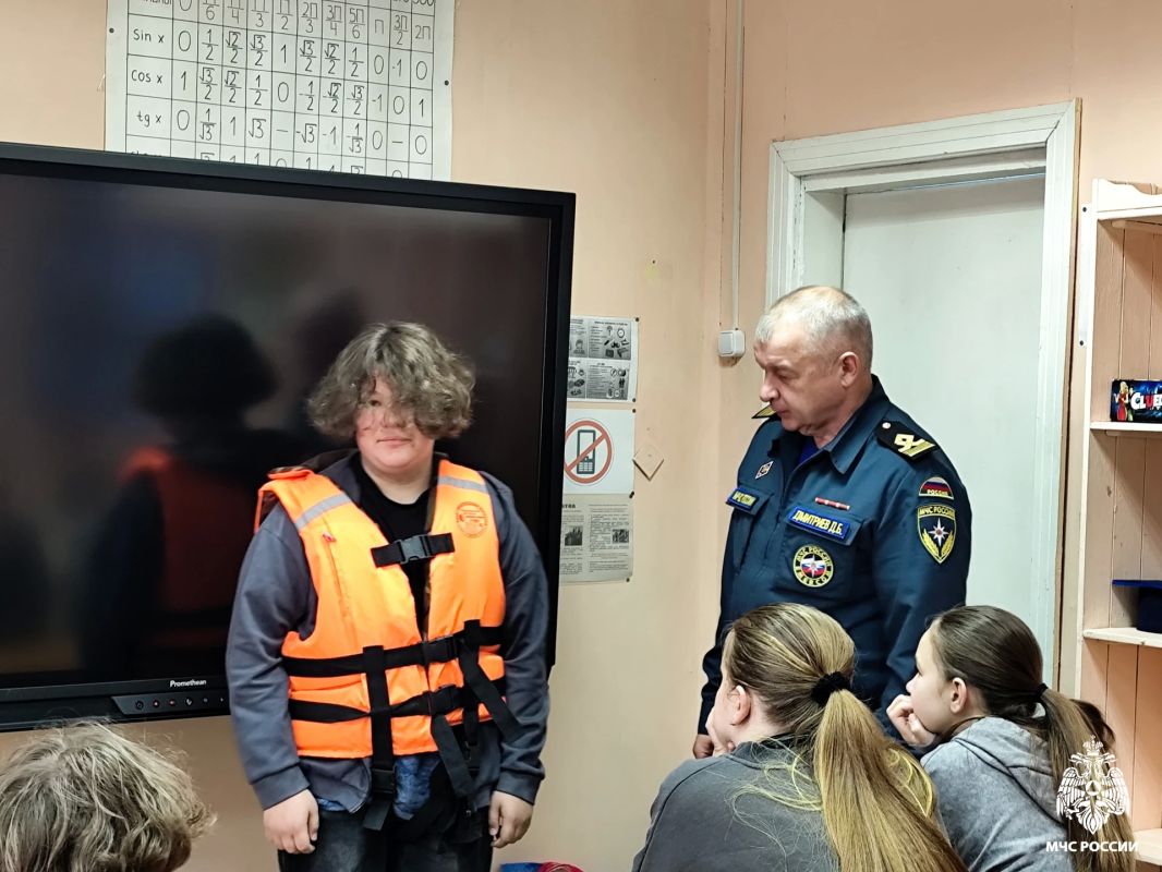 Игровое занятие на тему безопасности провели Муезерским школьникам Игровое занятие на тему безопасности провели Муезерским школьникам