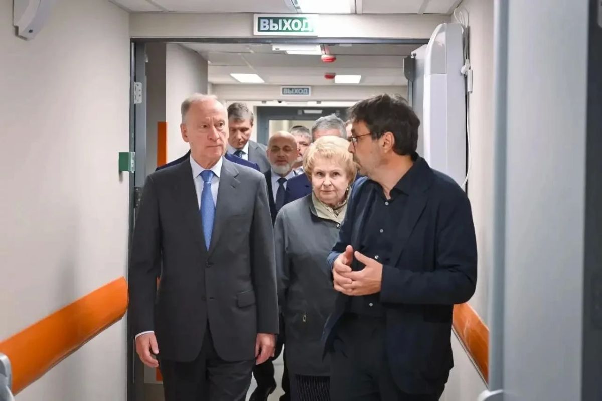 Артур Парфенчиков: Сегодня официально завершена стройка блоков А и Б республиканской больницы! Артур Парфенчиков: Сегодня официально завершена стройка блоков А и Б республиканской больницы!