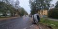 Был пьян и снес припаркованный автомобиль