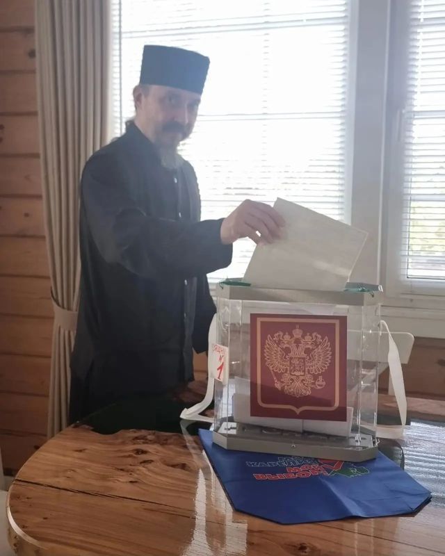 На Валааме организовано голосование для избирателей: насельников монастыря и жителей поселка На Валааме организовано голосование для избирателей: насельников монастыря и жителей поселка