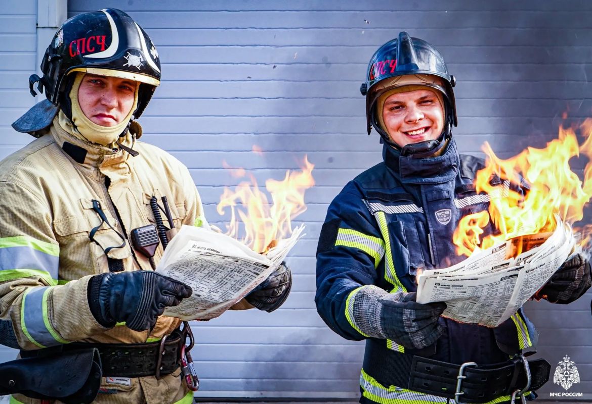 Горячие новости. Сегодня сотрудники пресс-службы МЧС России отмечают свой профессиональный праздник Горячие новости. Сегодня сотрудники пресс-службы МЧС России отмечают свой профессиональный праздник