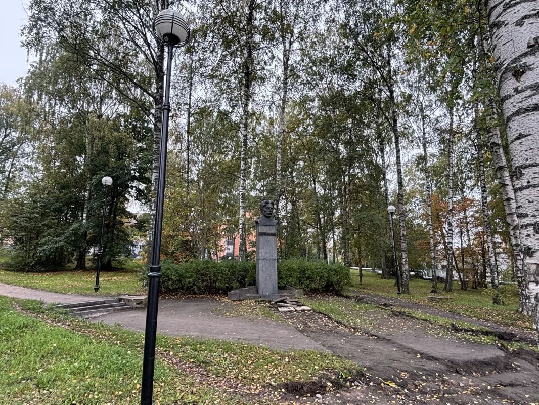 Колыхматова: Малиновый кварцит с Онежской набережной украсит городской парк! Колыхматова: Малиновый кварцит с Онежской набережной украсит городской парк!