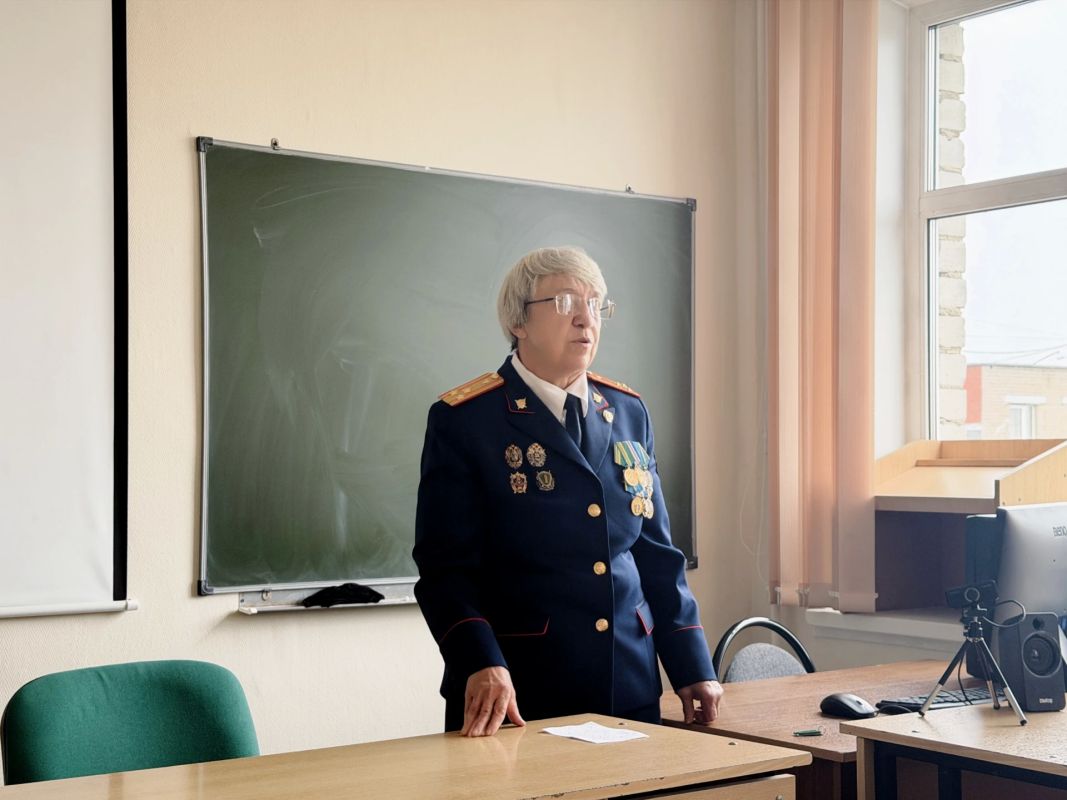 Ветеран следственных органов встретилась со студентами Северного института ВГУЮ (РПА Минюста России) Ветеран следственных органов встретилась со студентами Северного института ВГУЮ (РПА Минюста России)