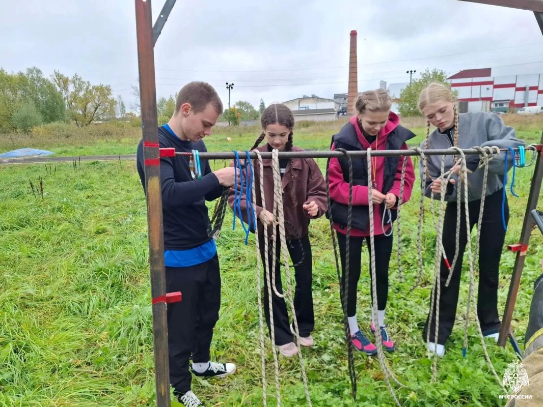 Юные спасатели представили Карелию в Великом Новгороде Юные спасатели представили Карелию в Великом Новгороде