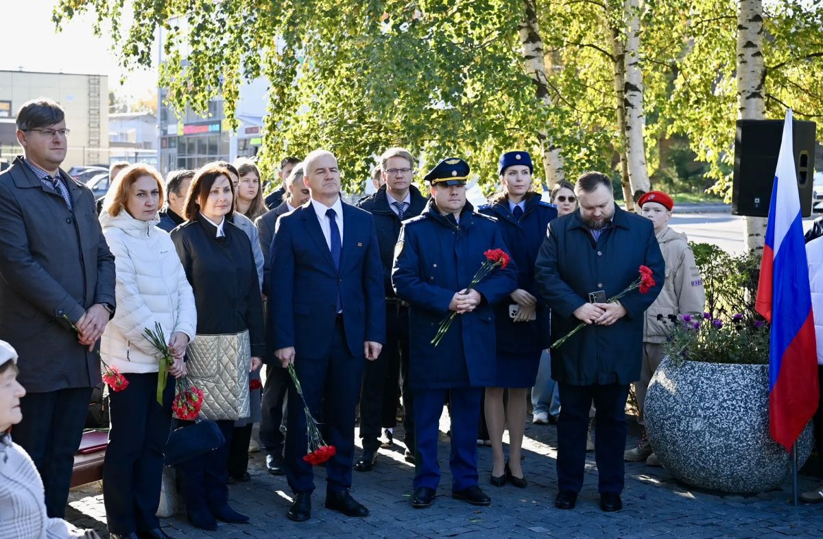 В Сквере Памяти узников концлагерей в городе Петрозаводске состоялось открытие памятного знака В Сквере Памяти узников концлагерей в городе Петрозаводске состоялось открытие памятного знака
