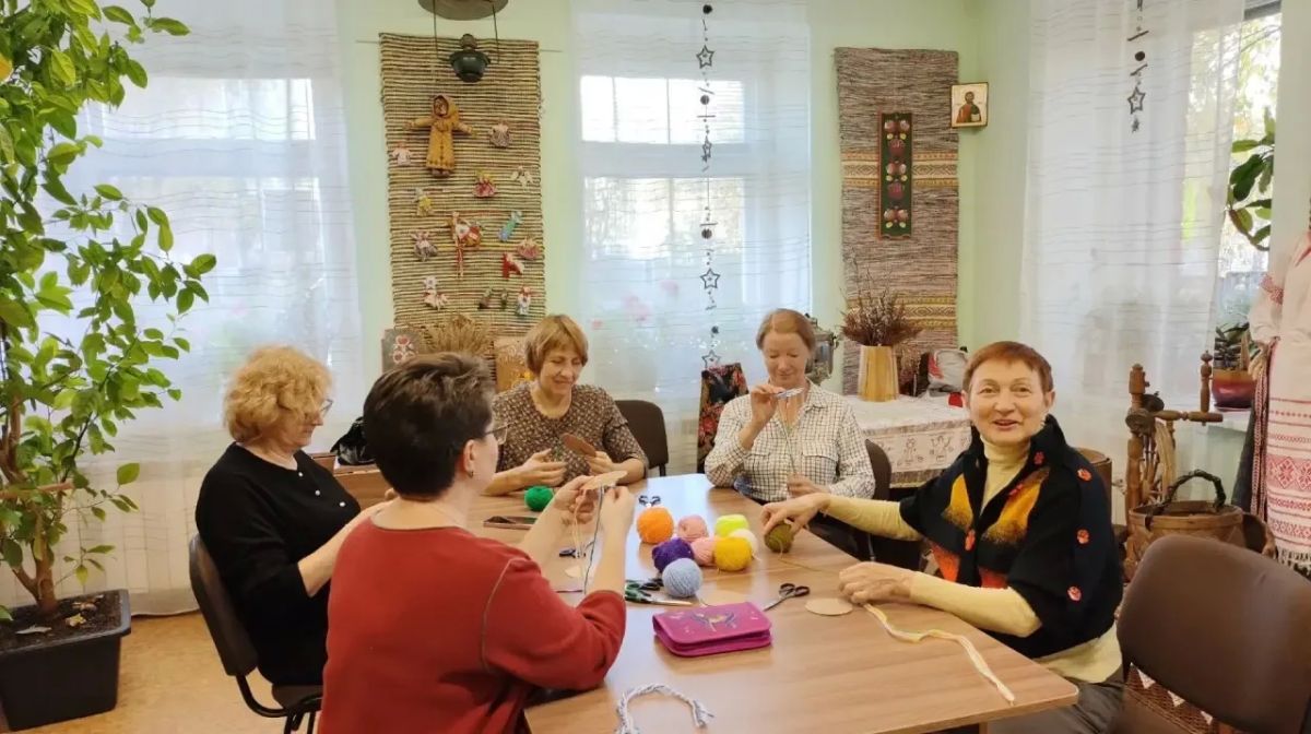 Колыхматова: Нина Сергеевна, Татьяна Михайловна и Марина Константиновна — жительницы микрорайона Древлянка, а также удивительные мастерицы! Колыхматова: Нина Сергеевна, Татьяна Михайловна и Марина Константиновна — жительницы микрорайона Древлянка, а также удивительные мастерицы!
