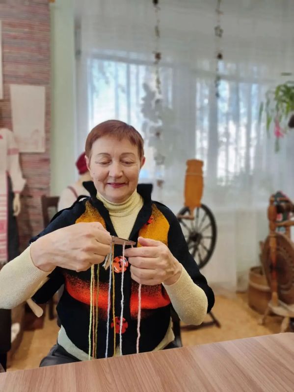 Колыхматова: Нина Сергеевна, Татьяна Михайловна и Марина Константиновна — жительницы микрорайона Древлянка, а также удивительные мастерицы! Колыхматова: Нина Сергеевна, Татьяна Михайловна и Марина Константиновна — жительницы микрорайона Древлянка, а также удивительные мастерицы!