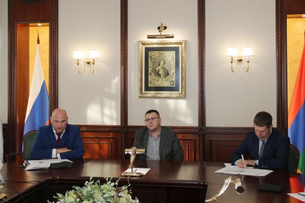 Глава Карелии поручил руководителям муниципалитетов создать оперативные группы реагирования на выходы медведей в населенные пункты Глава Карелии поручил руководителям муниципалитетов создать оперативные группы реагирования на выходы медведей в населенные пункты