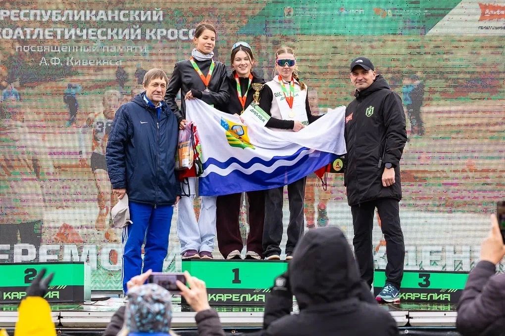 Колыхматова: Вновь лучшие!. Сегодня на спорткомплексе «Курган» определяли сильнейших в кроссе