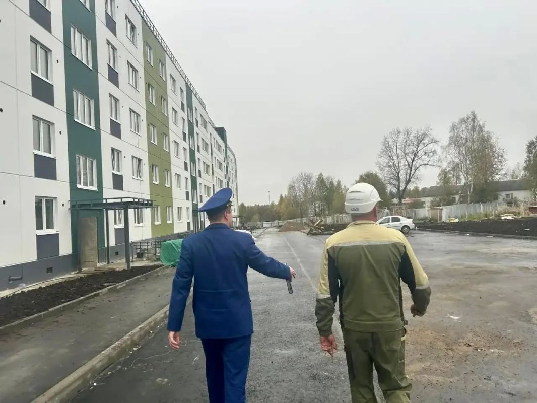Органы прокуратуры республики обеспечивают надзорное сопровождение реализации региональной программы по переселению граждан из аварийного жилищного фонда Органы прокуратуры республики обеспечивают надзорное сопровождение реализации региональной программы по переселению граждан из аварийного жилищного фонда