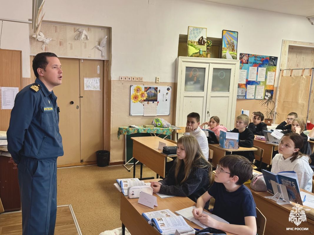 В школах и детских садах проходят уроки по безопасности В школах и детских садах проходят уроки по безопасности