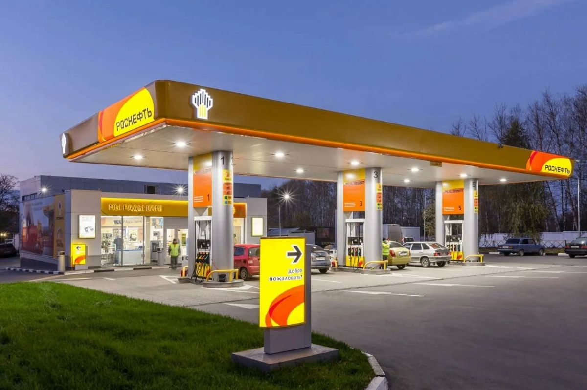 «Роснефть» вслед за «Лукойлом» сняла лимиты на продажу бензина в Карелии