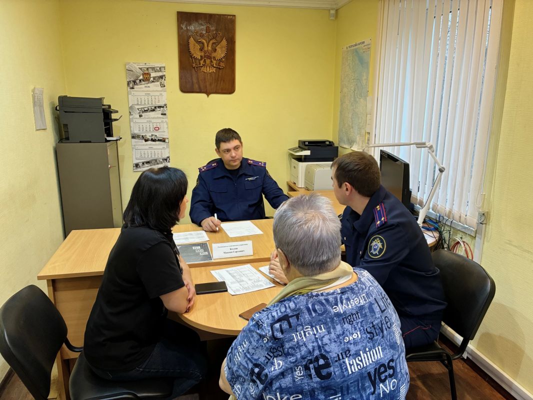 Руководитель следственного управления провел выездной прием граждан в городе Беломорске Руководитель следственного управления провел выездной прием граждан в городе Беломорске