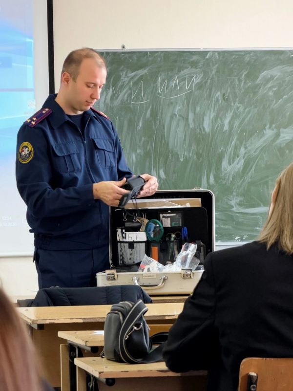 Следователь по особо важным делам провел встречу со студентами Следователь по особо важным делам провел встречу со студентами