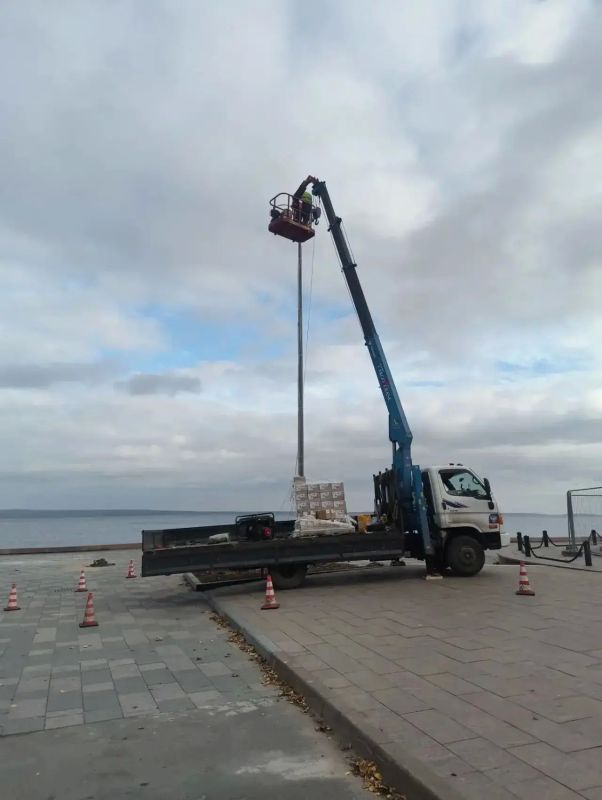Фонари впервые осветят Ротонду на набережной в Петрозаводске Фонари впервые осветят Ротонду на набережной в Петрозаводске