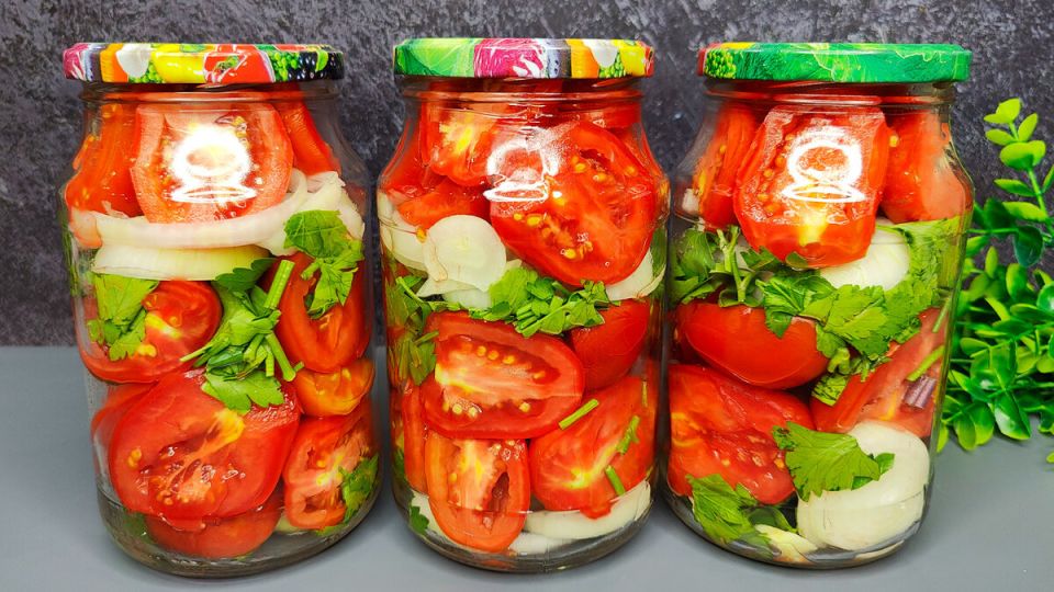 Заготовка на зиму: маринованные помидоры в уникальном маринаде