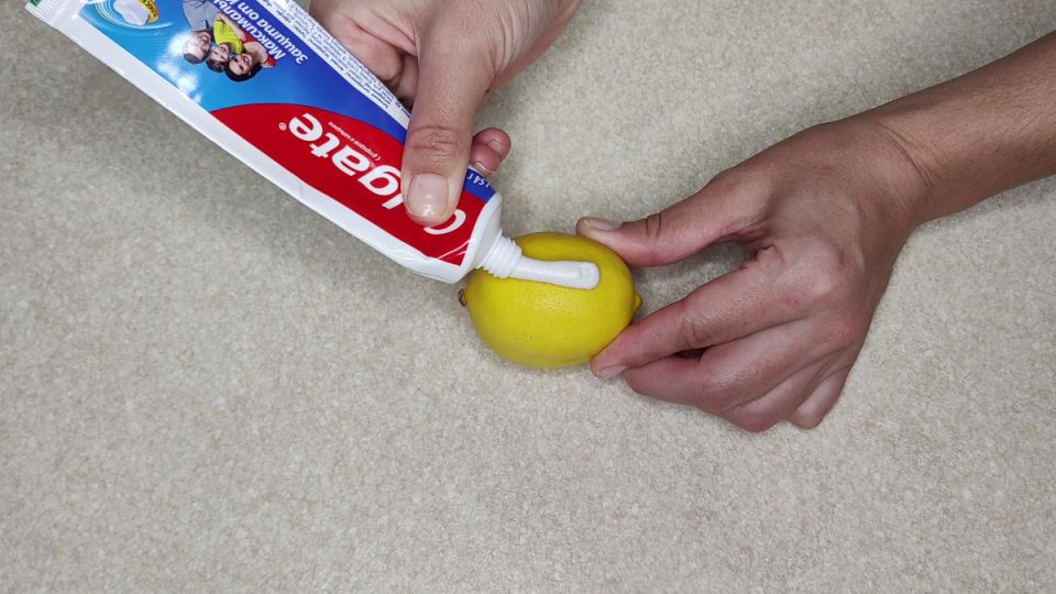 Удивительное средство для уборки: лимон и зубная паста в борьбе с загрязнениями