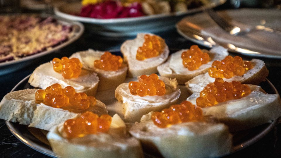 Бутерброды с икрой никогда не заветрятся с одной хитростью: вот что придумали повара