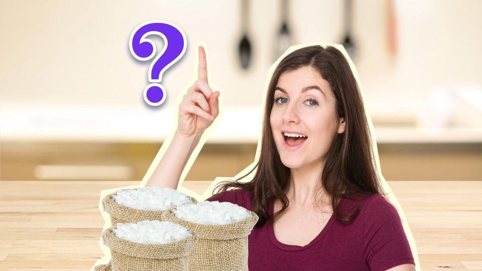 Опытные хозяйки скупают соль пачками: используют совсем не для готовки