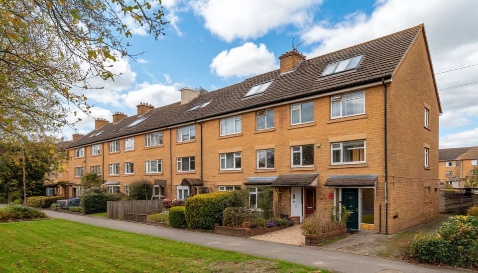 Скрытые расходы в квитанциях ЖКХ: Как россияне субсидируют коммунальные излишества