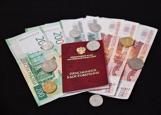 Пенсионеры в декабре: двойная выплата и финансовый праздник!