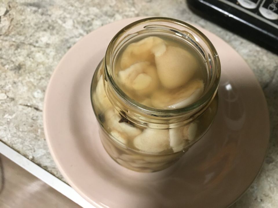 Как приготовить ароматные консервированные маслята без уксуса