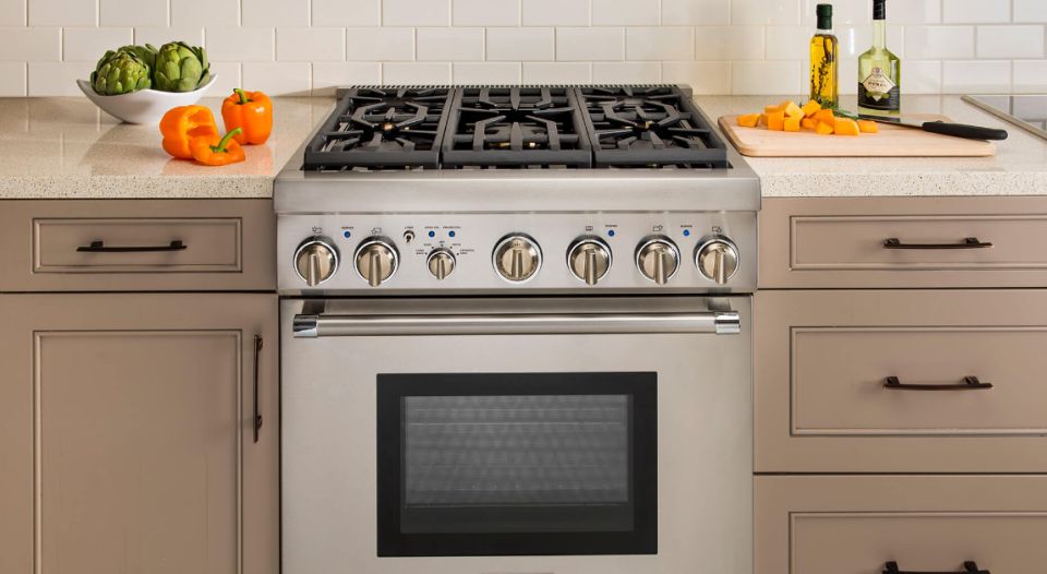 Секреты идеальной чистоты: как легко вернуть блеск газовой плите