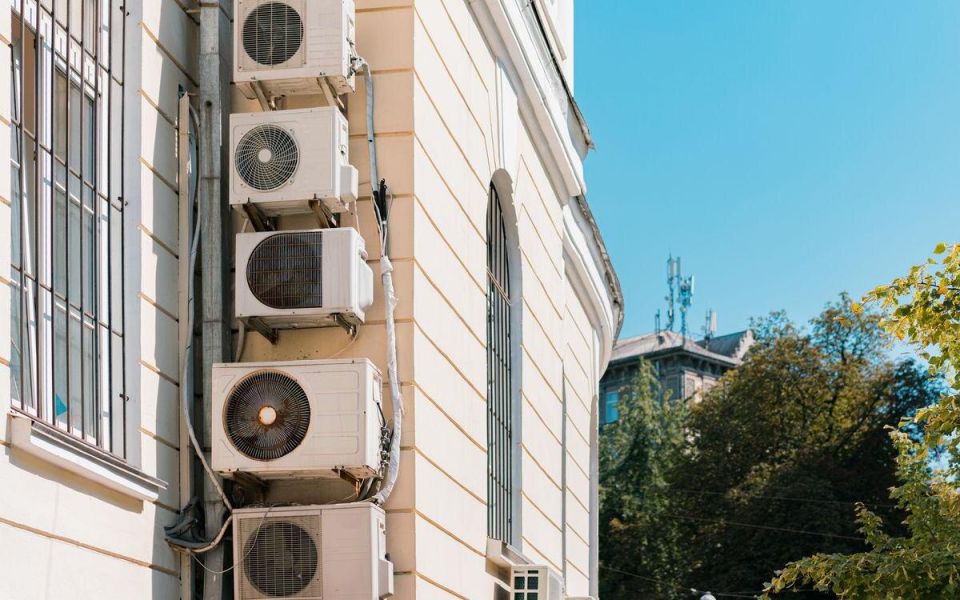 Шум от кондиционеров: теперь это законно карается штрафами до 20 000 рублей