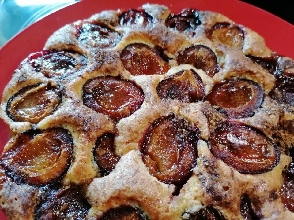 Зимнее удовольствие: Сливовый пирог и имбирный чай