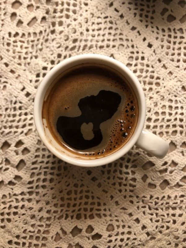 Забудьте про кофе: 5 утренних напитков, которые взбодрят лучше и не навредят сердцу